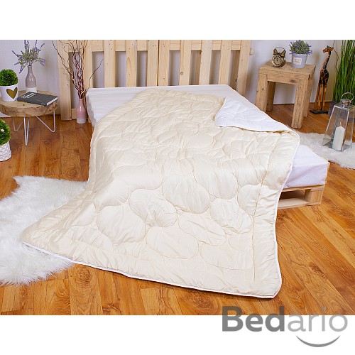 Prošívaná přikrývka ECONOMY Vanilková s bílou 140x200
