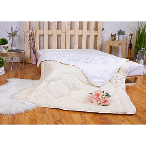 Prošívaná přikrývka ECONOMY Vanilková s bílou 140x200