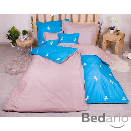 Sedmidílná sada hebkého jednobarevného povlečení 140x200+70x90 Blue and Mini Horses