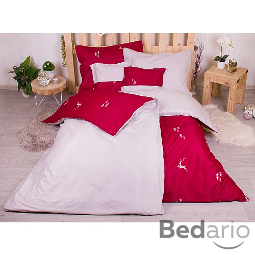 Sedmidílná sada hebkého jednobarevného povlečení 140x200+70x90 Red and Deer Forest