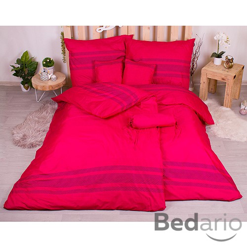 Osmidílná sada povlečení 140x200+70x90 Jemný vzor červená barva